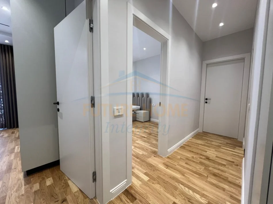 Tirane, shitet apartament 2+1+Ballkon Kati 9, 94 m² 310.000 € (Golden Tower Residence, Tiranë.)