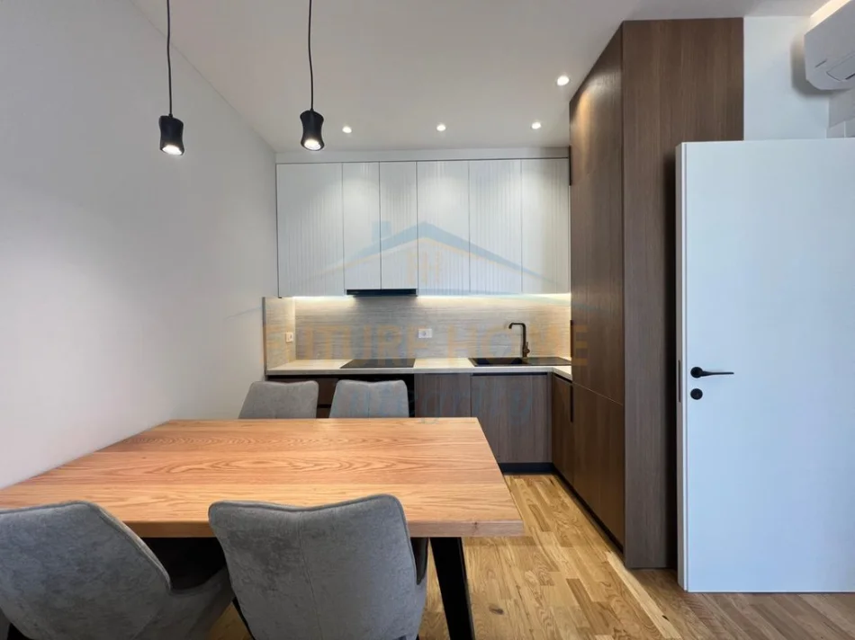 Shqiperi, shitet apartament 2+1+Ballkon Kati 9, 94 m² 310.000 € (Mine Peza)