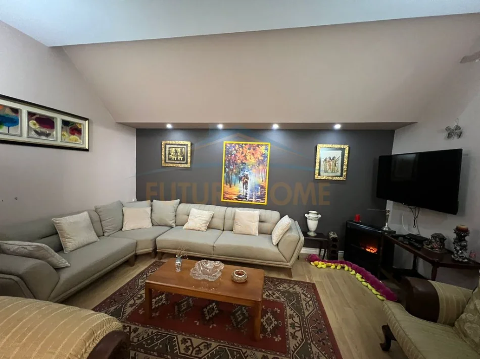 Durres, jepet me qera apartament 3+1+Aneks+Ballkon Kati 10, 228 m² 900 € (Vollga, Durres)