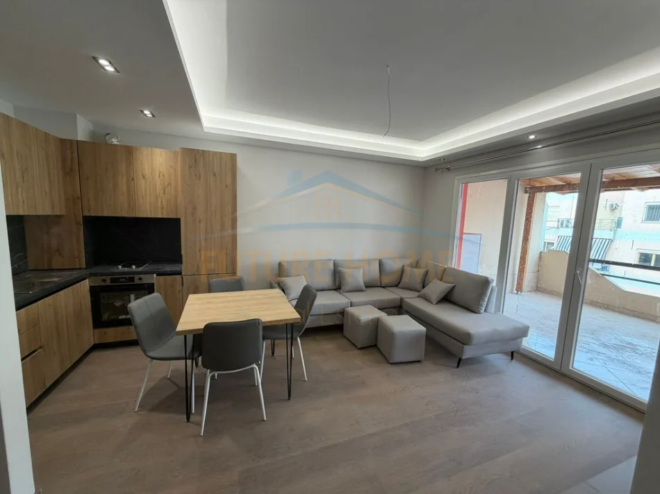 Tirane, jepet me qera apartament 2+1+Ballkon Kati 7, 98 m² 550 € (Astir, Tirane)