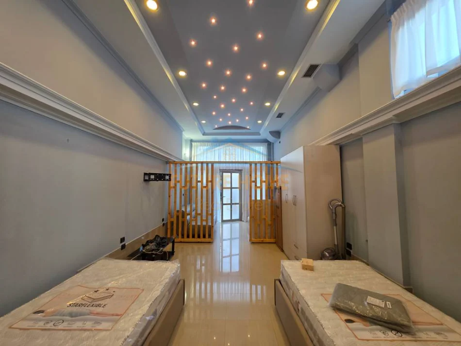 Tirane, jepet me qera garsonier 1+1 Kati 0, 420 € (Rruga Gramoz Pashko)