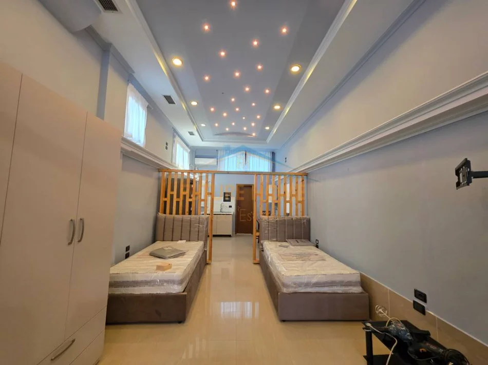 Tirane, jepet me qera garsonier 1+1 Kati 0, 420 € (Rruga Gramoz Pashko)