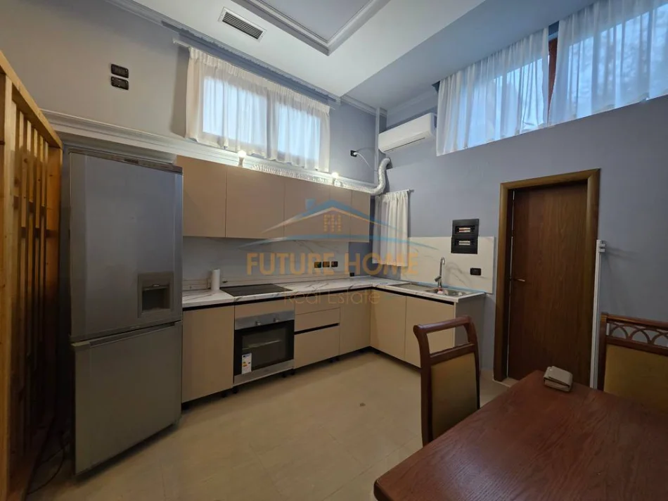 Tirane, jepet me qera garsonier 1+1 Kati 0, 420 € (Rruga Gramoz Pashko)