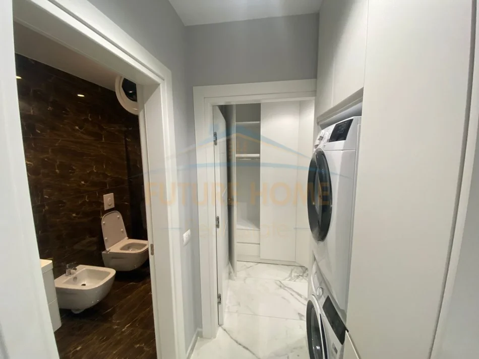 Tirane, jepet me qera apartament 1+1+Post Parkimi Kati 6, 65 m² 700 € (Rruga Panorama)