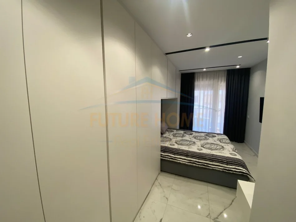 Tirane, jepet me qera apartament 1+1+Post Parkimi Kati 6, 65 m² 700 € (Rruga Panorama)