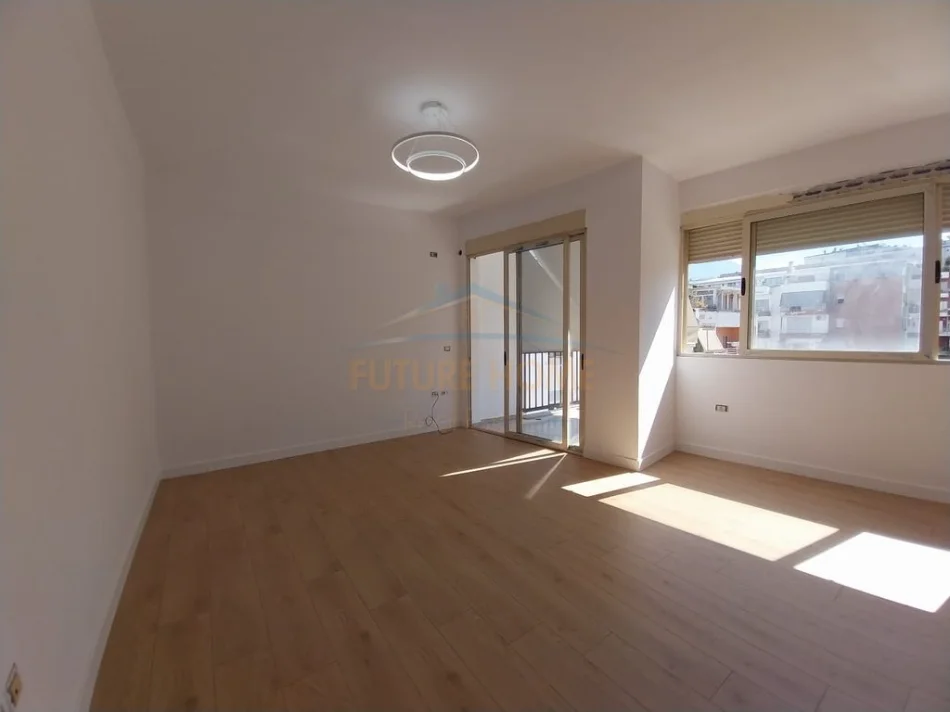 Tirane, shitet apartament 2+1+Aneks+Ballkon Kati 4, 85 m² 135.000 € (PASTICERI MELISA FRESK)