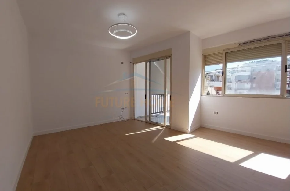 Tirane, shitet apartament 2+1 Kati 4, 85 m² 135.000 € (pasticeri melisa)