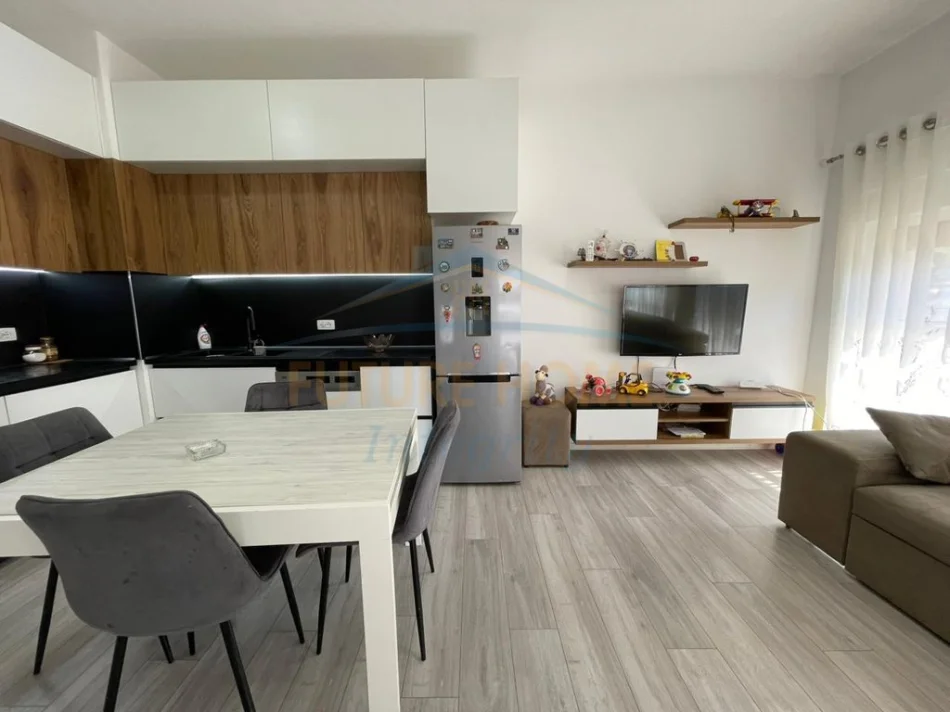 Tirane, shitet apartament 2+1 Kati 3, 99 m² 150.000 € (Kompleksi Mangalem, Ali Dem)