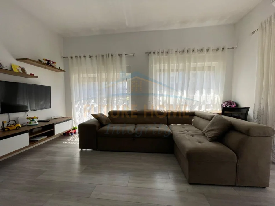 Tirane, shitet apartament 2+1+Ballkon Kati 3, 99 m² (Kompleksi Mangalem Ali Demi) 155.000 euro