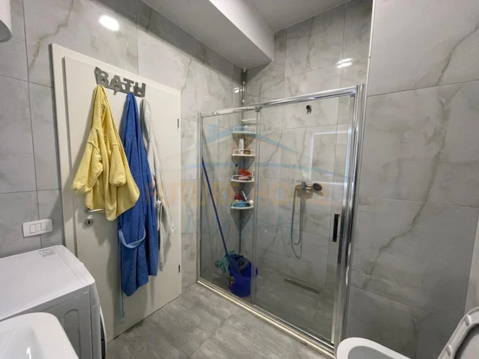 Tirane, shitet apartament 2+1+Post Parkimi, Kati 3, 99 m² 175.000 € (Kompleksi Mangalem)