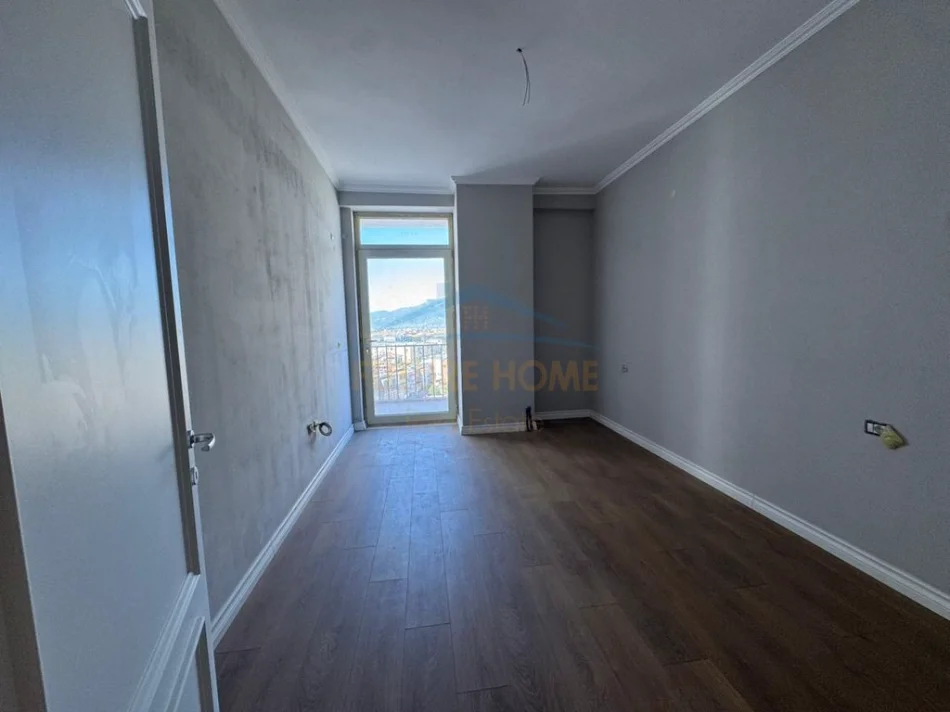 Elbasan, shitet apartament 2+1 Kati 7, 111 m² 145.000 € (Pallati i Sportit, Elbasan,)