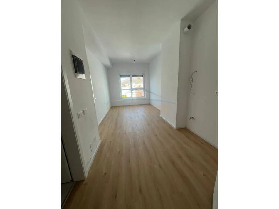 Tirane, shitet apartament 1+1+Ballkon Kati 3, 49 m² 88.380 € 
