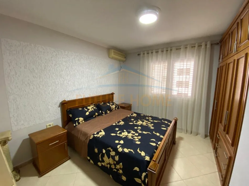 Tirane, shitet apartament 1+1+Ballkon Kati 4, 59 m² 130.000 € (Parku)