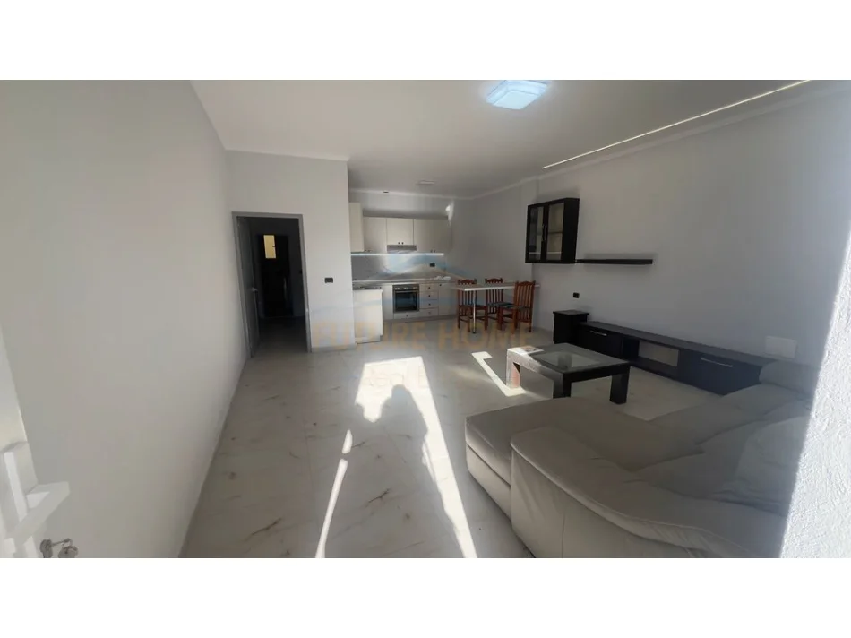 Tirane, jepet me qera apartament 1+1 Kati 1, 62 m² 350 € (Don Bosko)