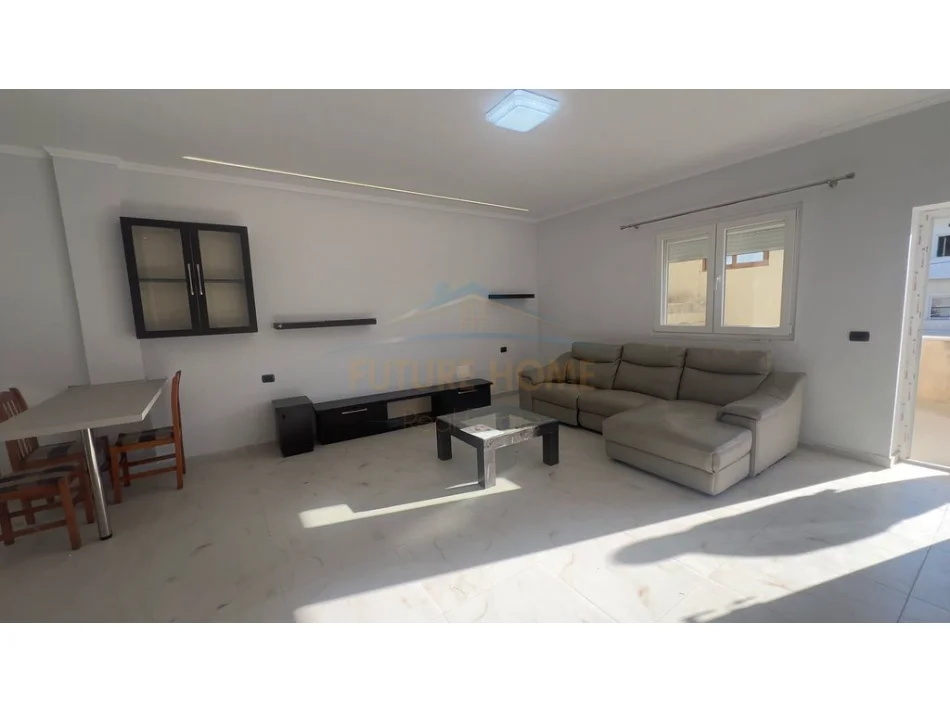 Tirane, jepet me qera apartament 1+1 Kati 1, 62 m² 350 € (Don Bosko)