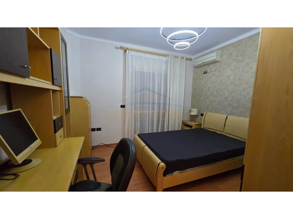 Fier, shitet apartament 3+1 Kati 8, 186 m² 196.000 € (Lagjia 29 Nentori, Fier)