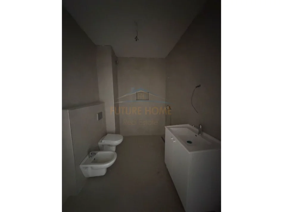 Tirane, shes apartament 2+1+Ballkon Kati 3, 100 m² 160.000 € (unaze e re)