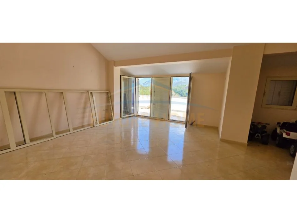 Tirane, shitet apartament 2+1+Ballkon Kati 4, 118 m² (Fresku)