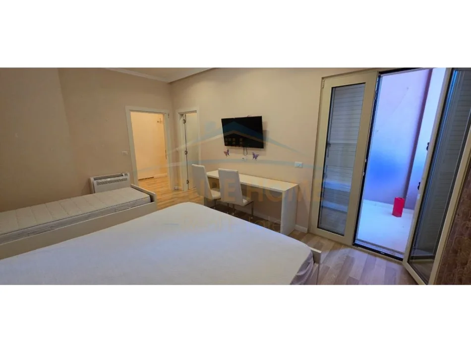 Tirane, shitet apartament 2+1+Ballkon Kati 4, 119 m² 180.000 € 