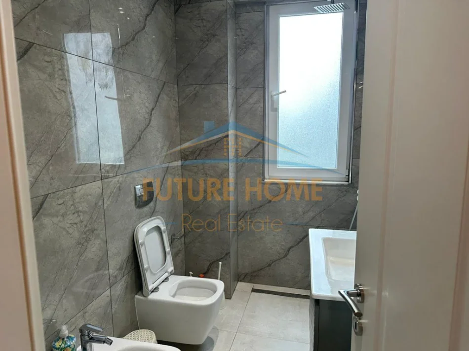 Tirane, shitet apartament 2+1+Ballkon Kati 3, 115 m² 241.500 € 