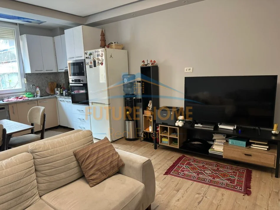 Shitet Apartament 2+1+2. Kopshti Zoologjik 241500 Euro