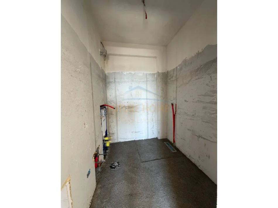 Tirane, shitet apartament 2+1 Kati 5, 105 m² 126.000 € (Paskuqan)