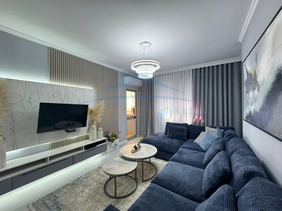 Tirane, shitet apartament 2+1+Ballkon Kati 5, 106 m² 161.000 € 