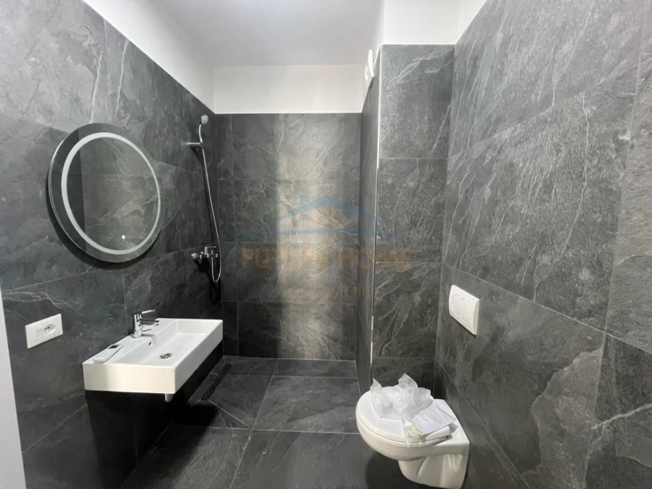 Tirane, jepet me qera apartament 1+1 Kati 5, 70 m² 500 € (Bulevardi i Ri,Tiranë)