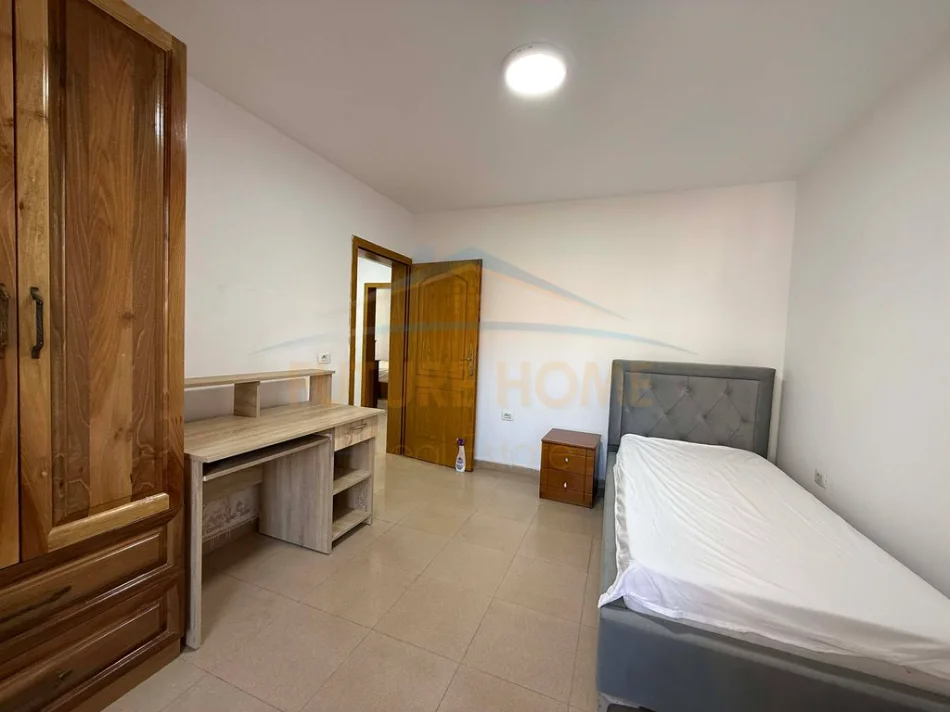 Tirane, jepet me qera apartament 2+1 Kati 1, 66 m² 600 € (21 Dhjetori)