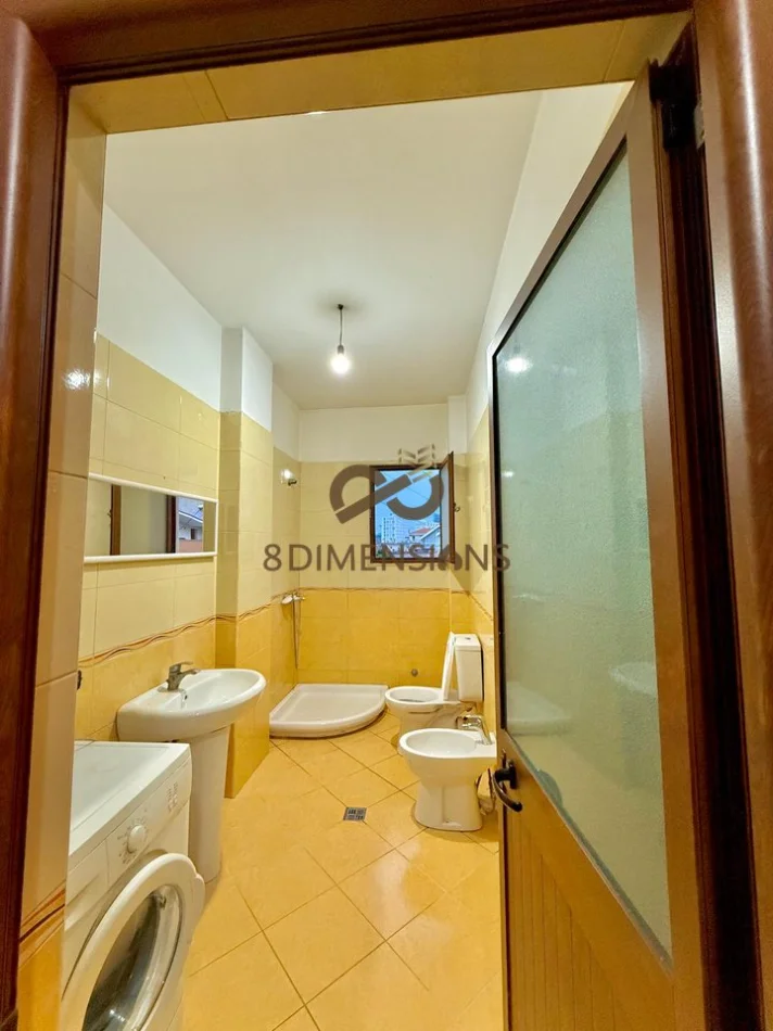 Tirane, jepet me qera apartament 1+1 Kati 3, 80 m² 430 € (21 dhjetori)