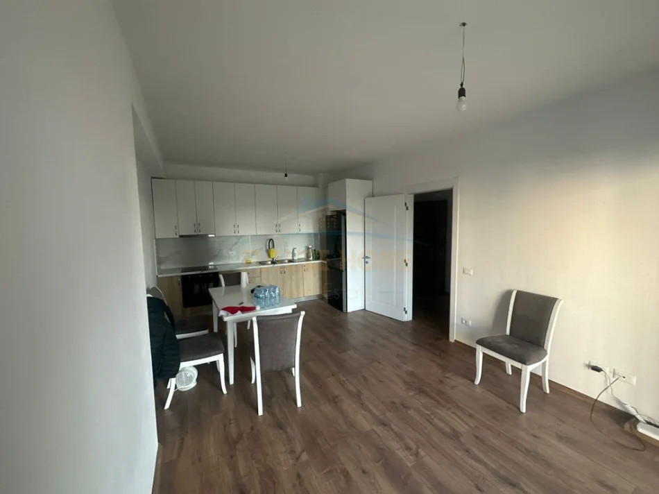 Tirane, shitet apartament 2+1+Ballkon Kati 1, 105 m² 235.600 € (Bulevardi i Ri)