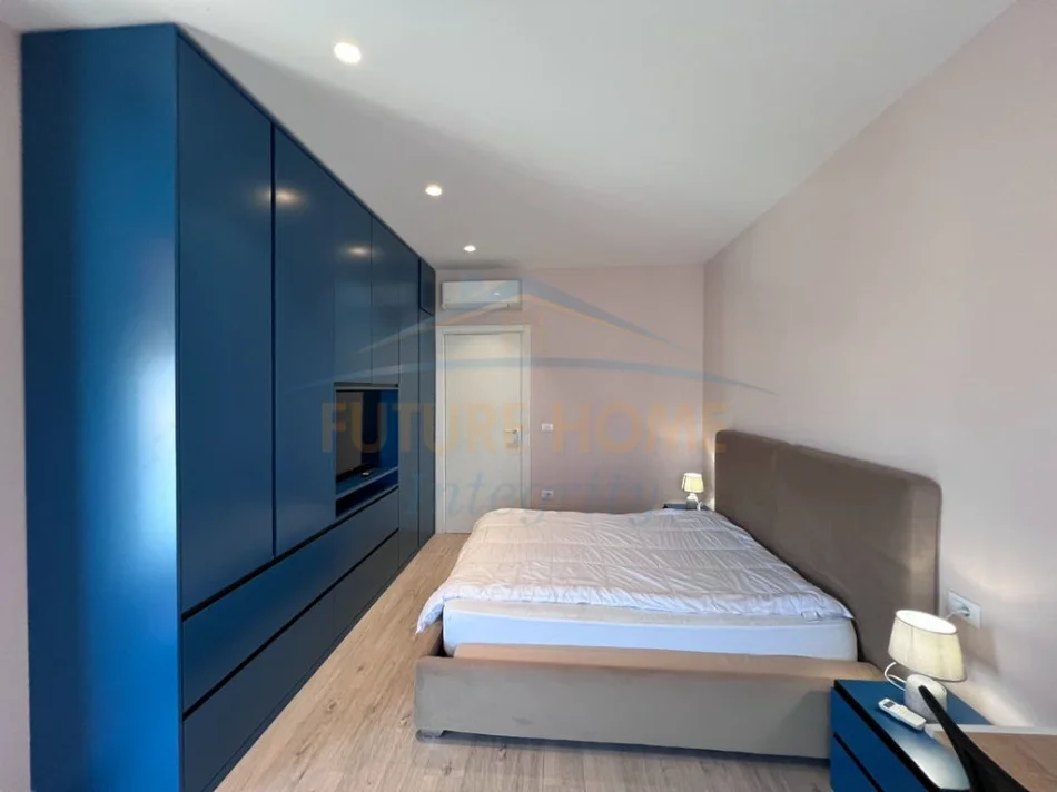 Tirane, jepet me qera apartament 1+1+Ballkon Kati 6, 70 m² 800 € (ZOGU I ZI)