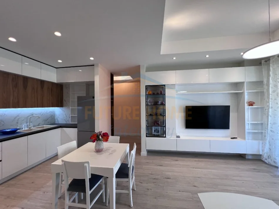 Tirane, jepet me qera apartament 1+1+Ballkon Kati 6, 70 m² 800 € (ZOGU I ZI)