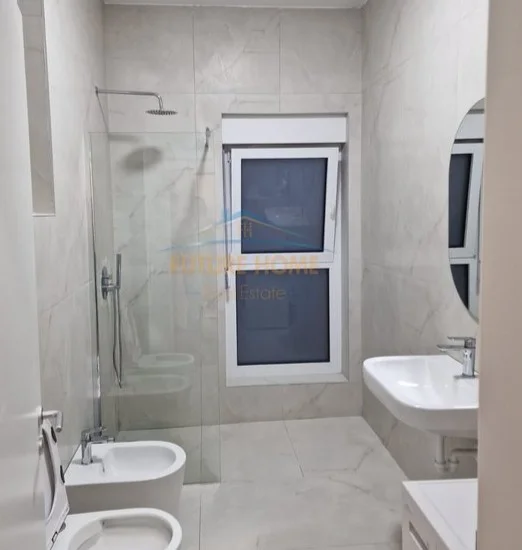 Tirane, jepet me qera apartament 1+1 Kati 5, 60 m² 550 € (Ali Demi)