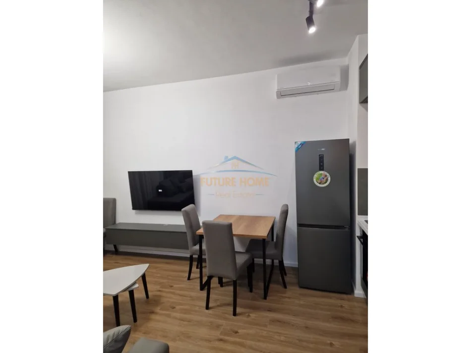 Tirane, jepet me qera apartament 2+1+Ballkon Kati 5, 60 m² 550 € 
