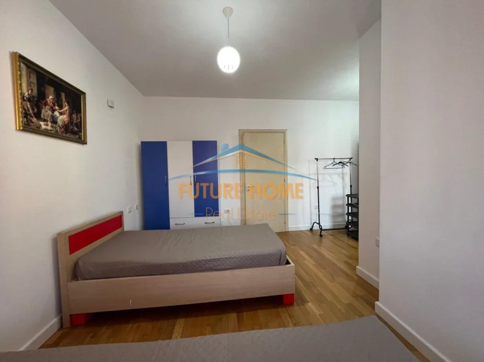 Tirane, shitet apartament 2+1+Ballkon Kati 4, 110 m² 181.000 € (unaza e re)
