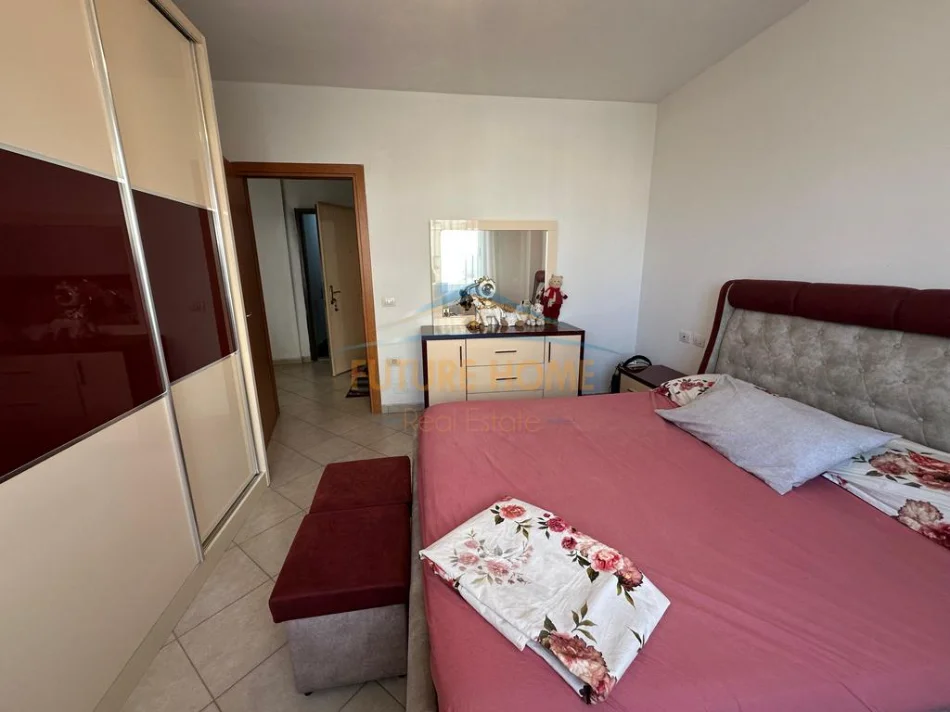 Tirane, shitet apartament 1+1+Ballkon Kati 5, 73 m² 115.000 € (Unaza e Re)