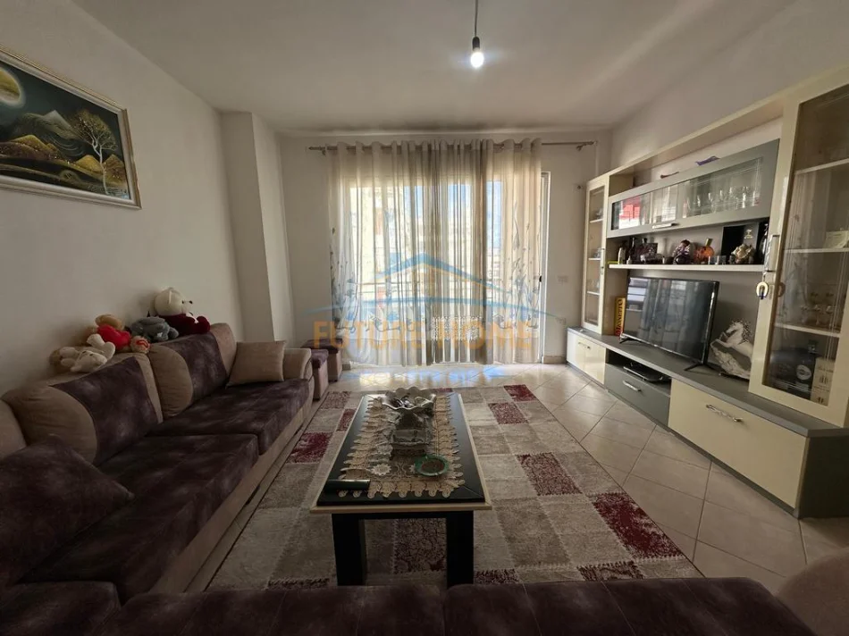 Tirane, shitet apartament 1+1+Ballkon Kati 5, 73 m² 115.000 € (Unaza e Re)