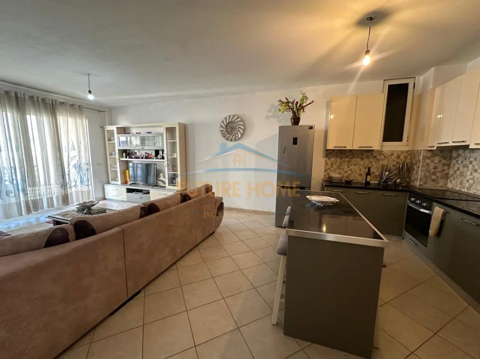 Tirane, shitet apartament 1+1+Ballkon Kati 5, 73 m² 115.000 € (Unaza e Re)