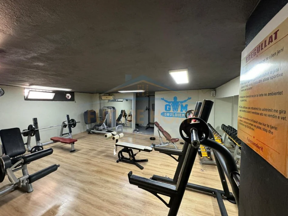 Tirane, shitet ambjent biznesi Kati -1, 162 m² 300.000 € (Myslym Shyri)