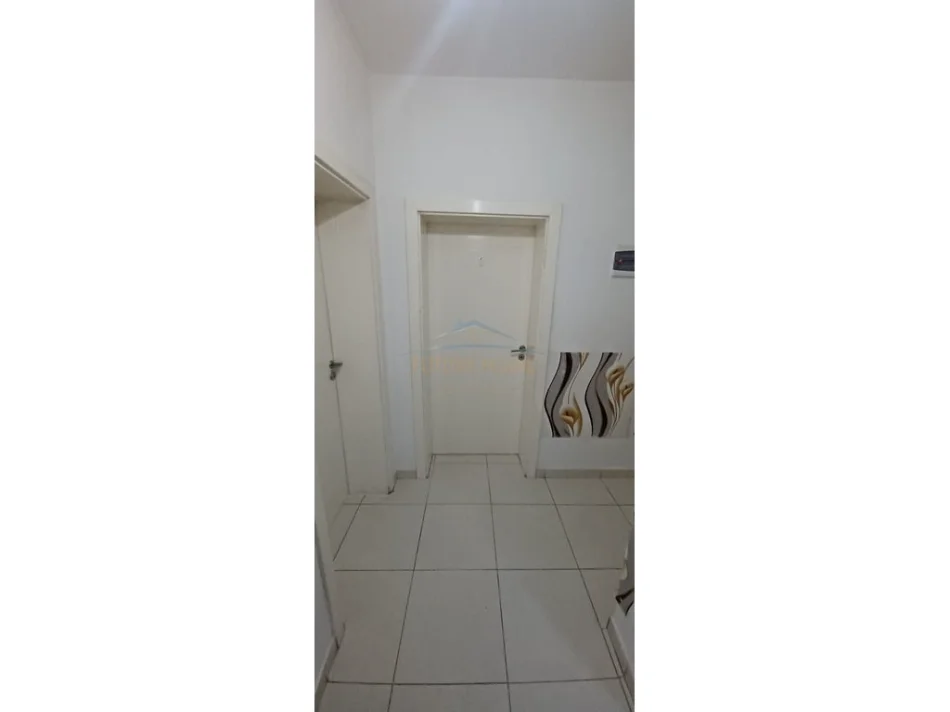 Tirane, jepet me qera apartament 3+1 Kati 2, 67 m² 350 € (Xhamlliku,Tirane)