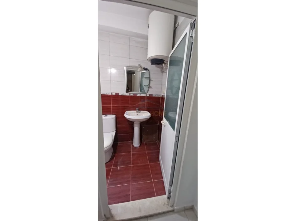Tirane, jepet me qera apartament 3+1 Kati 2, 67 m² 350 € (Xhamlliku,Tirane)