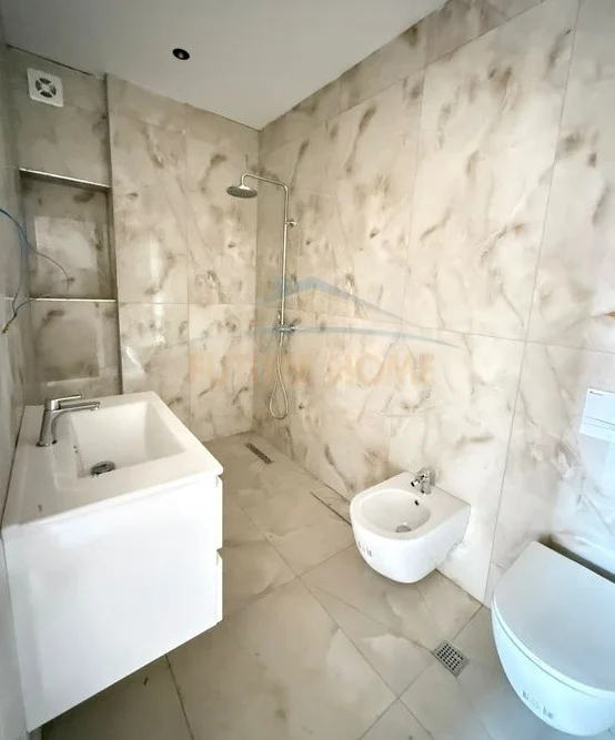 Tirane, shitet apartament 2+1 Kati 5, 103 m² 257.500 € (rruga qemal stafa)