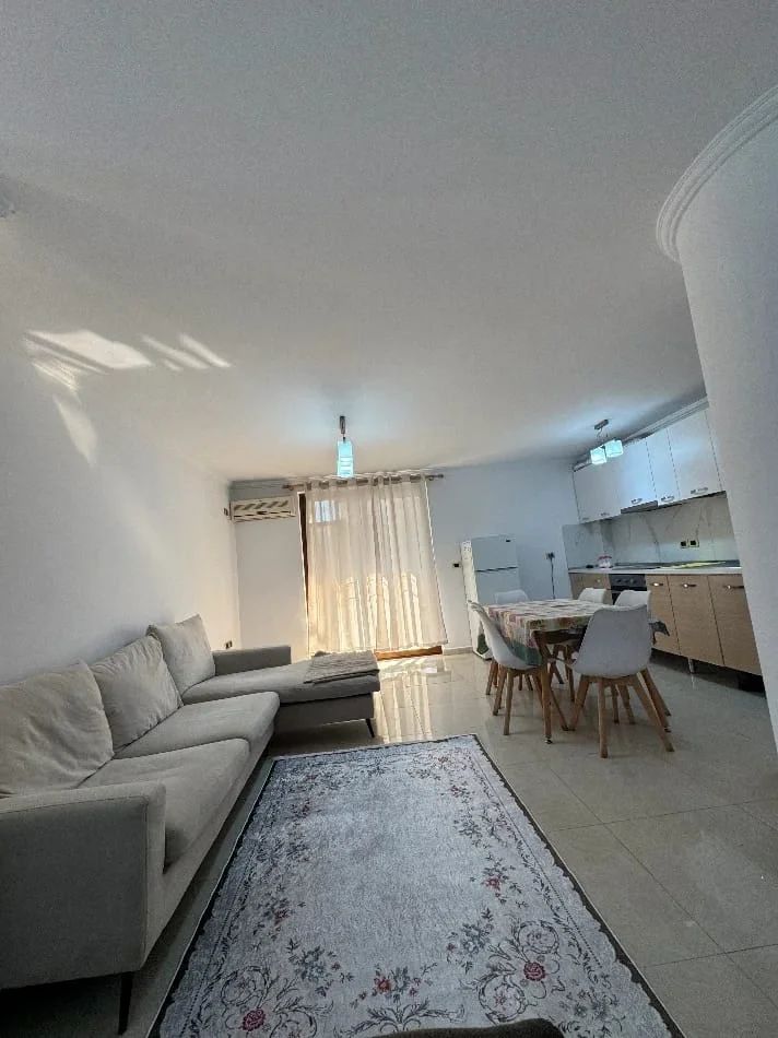 Tirane, jepet me qera apartament 1+1+Aneks+Ballkon Kati 1, 78 m² 500 € (rruga bardhyl)