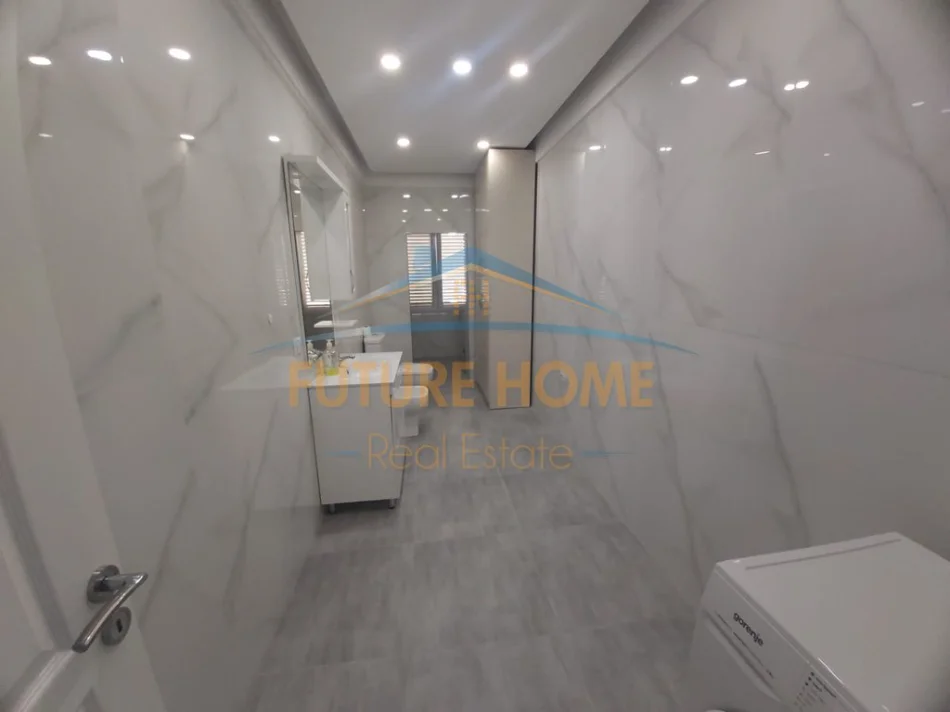 Tirane, jepet me qera apartament 2+1 Kati 3, 110 m² 800 € (Stadiumi Dinamo)
