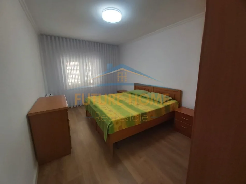 Tirane, jepet me qera apartament 2+1 Kati 3, 110 m² 800 € (Stadiumi Dinamo)