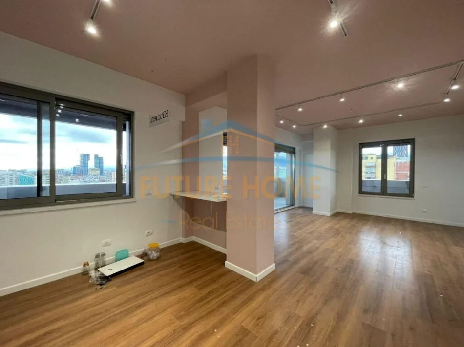 Tirane, jepet me qera ambjent biznesi Kati 10, 105 m² 1.800 € (Bllok)