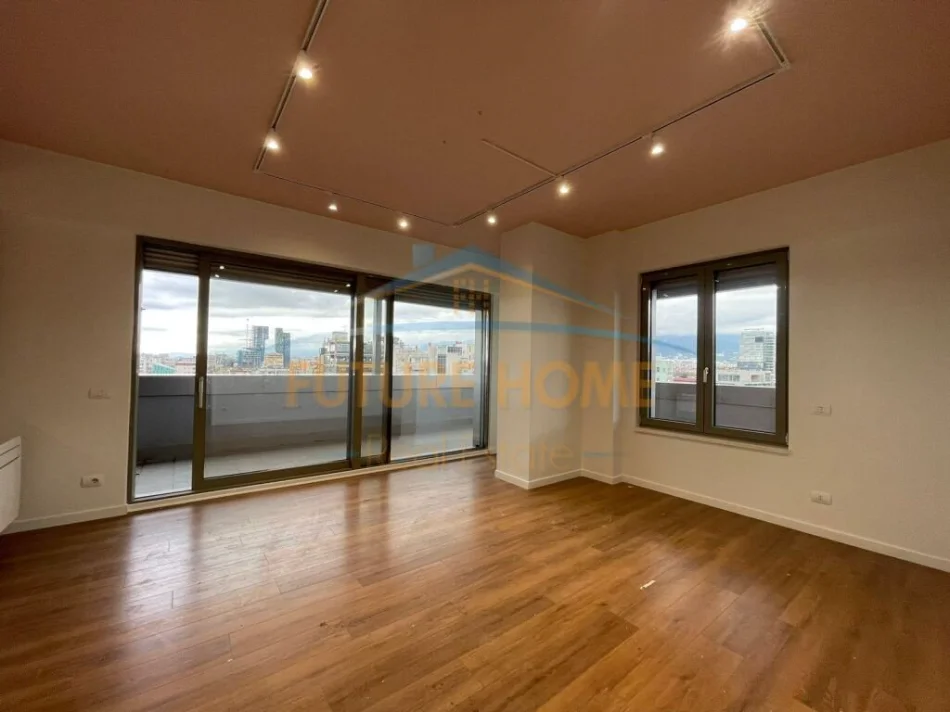 Tirane, jepet me qera ambjent biznesi Kati 10, 105 m² 1.800 € (Bllok)