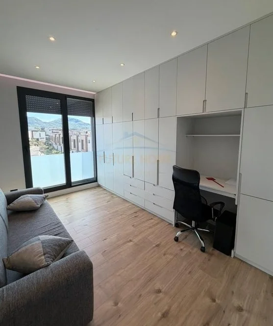 Tirane, shitet apartament 3+1 Kati 2, 130 m² 495.000 € (Sofia Hill Residence)