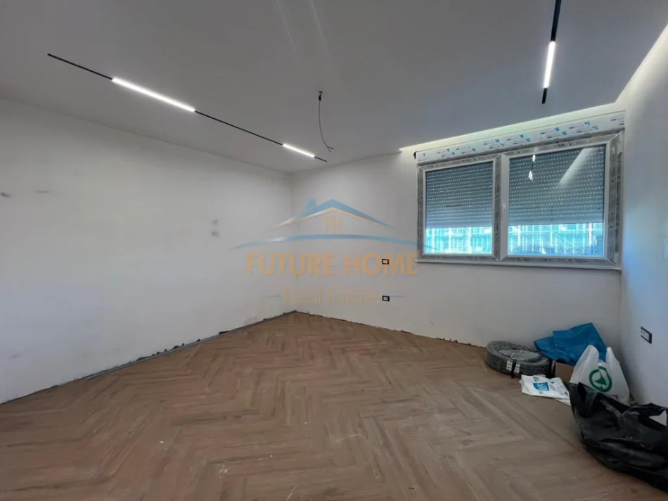 Tirane, shitet apartament 2+1+Ballkon Kati 6, 101 m² 320.000 € (Ish Ekspozita)